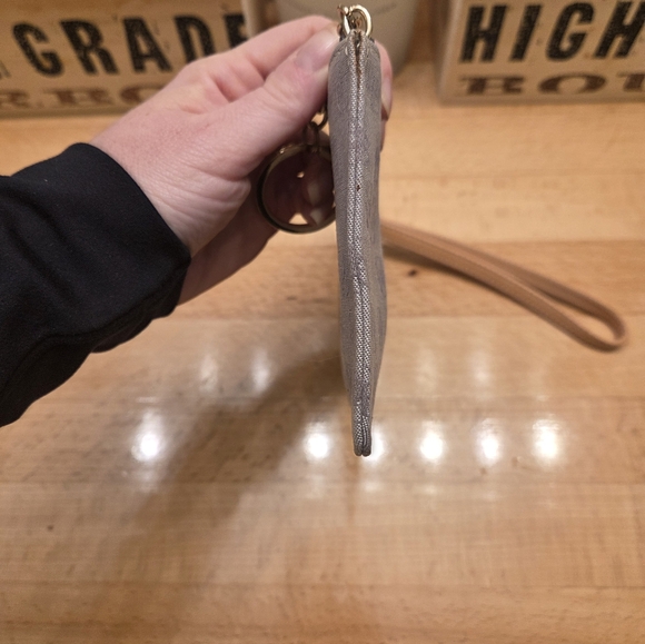 Dooney & Bourke Signature Logo Canvas Wristlet Gray With Strap/ Keyring - Picture 5 of 9